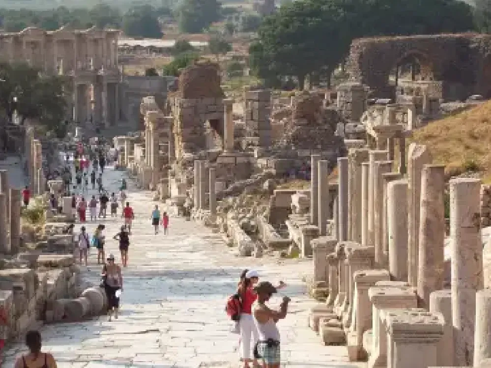 TÜRSAB başvuru yaptı... 5 dolarlık Efes turlarına erişim yasağı geliyor