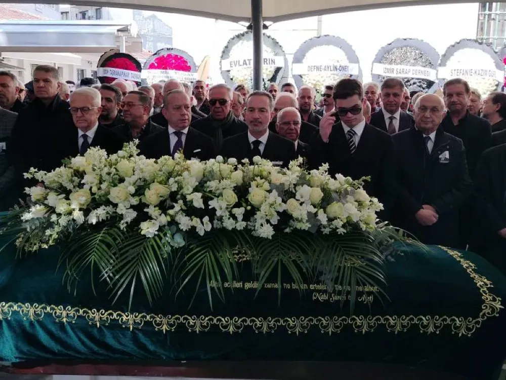 İzmir'in duayen sanayicisi Öner Akgerman son yolculuğuna uğurlandı