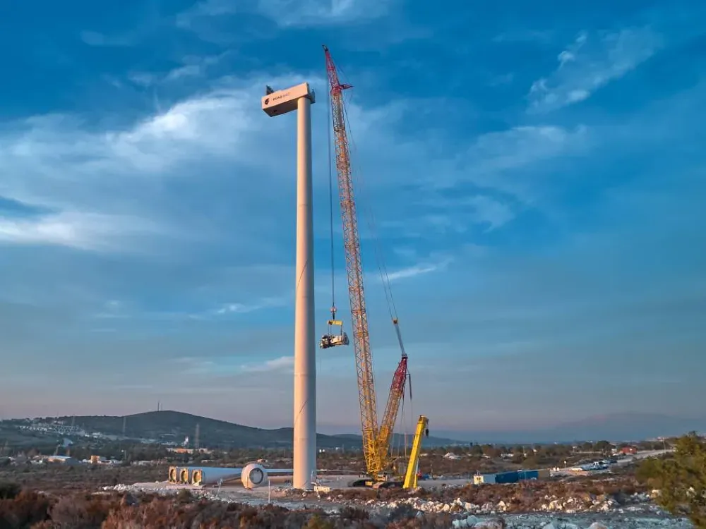 Alaçatı'da yerlileştirme hamlesi.... 12 türbin gitti, 2 türbin geldi