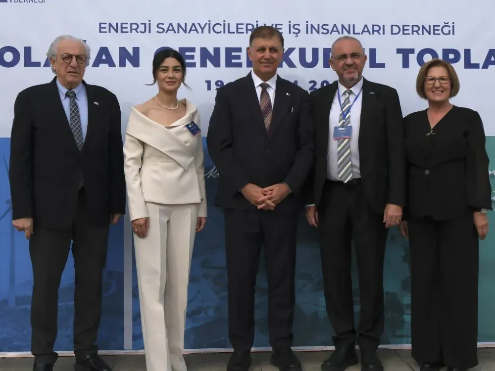 Enerji sanayicilerinde bayrak değişimi