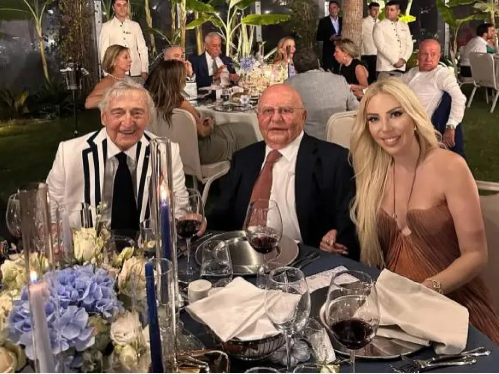 Patronlar Çeşme'de düğünde buluştu