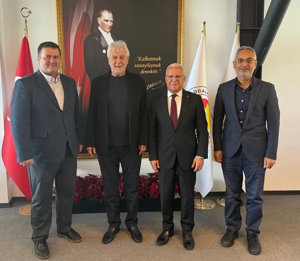 EBSO Yönetim Kurulu Başkanı Ender Yorgancılar ve Meclis Başkanı İbrahim Gökçüoğlu, Tekreferans.com İmtiyaz Sahibi Erhan Gülenç ve Genel Yayın Yönetmeni Sinan Doğan ile bir araya geldi