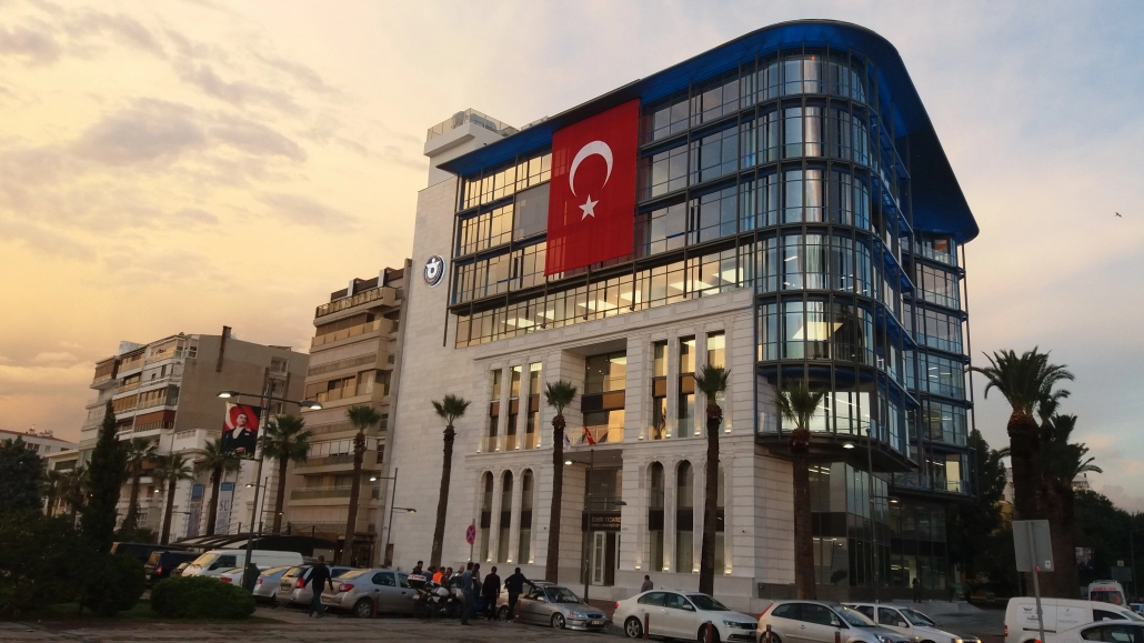 Özgener, İZTO'nun kentin tüm projelerinin göbeğinde olması gerektiğini vurguladı