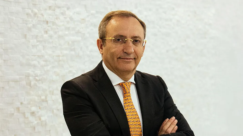 Kenan Yavuz, Sabancı ailesinin üyelerini sahte başarı hikayeleri anlatmakla eleştirdi