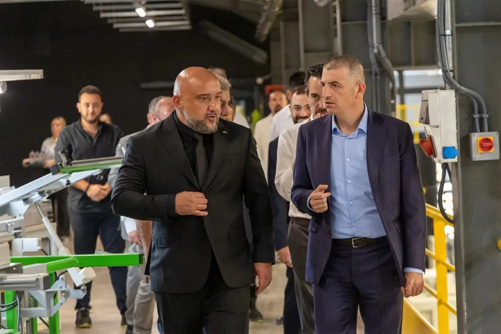 Baykar CEO'su Haluk Bayraktar ve Mat Filtre Kurucusu Erdem Akartepe, serbest bölgedeki tesisleri gezdi