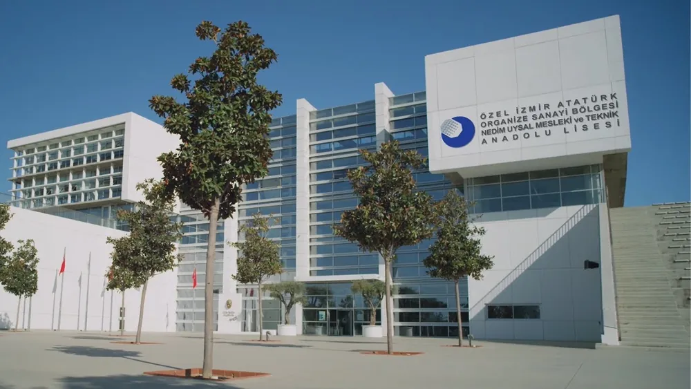 Mustafa Karabağlı, organize sanayi bölgelerinin teknik meslek eğitimi veren okullarla bütünleşmesi gerektiğini vurguluyor