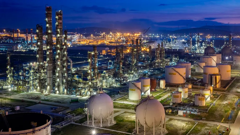 Aliağa'daki Petkim'in azalan üretimi, Türk sanayicisini ithalata daha fazla bağımlı kılıyor